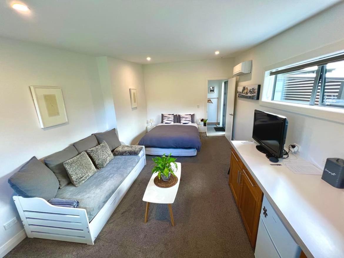 The White Room Wanaka Bagian luar foto