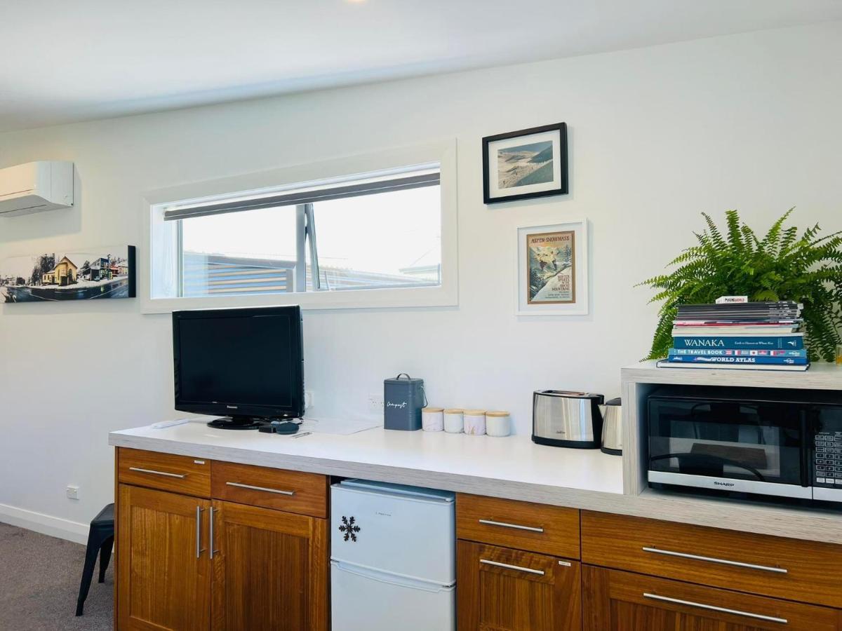 The White Room Wanaka Bagian luar foto