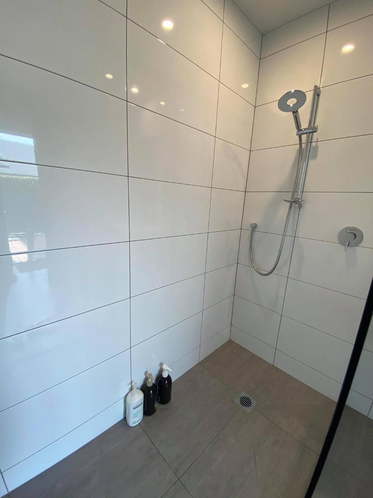 The White Room Wanaka Bagian luar foto