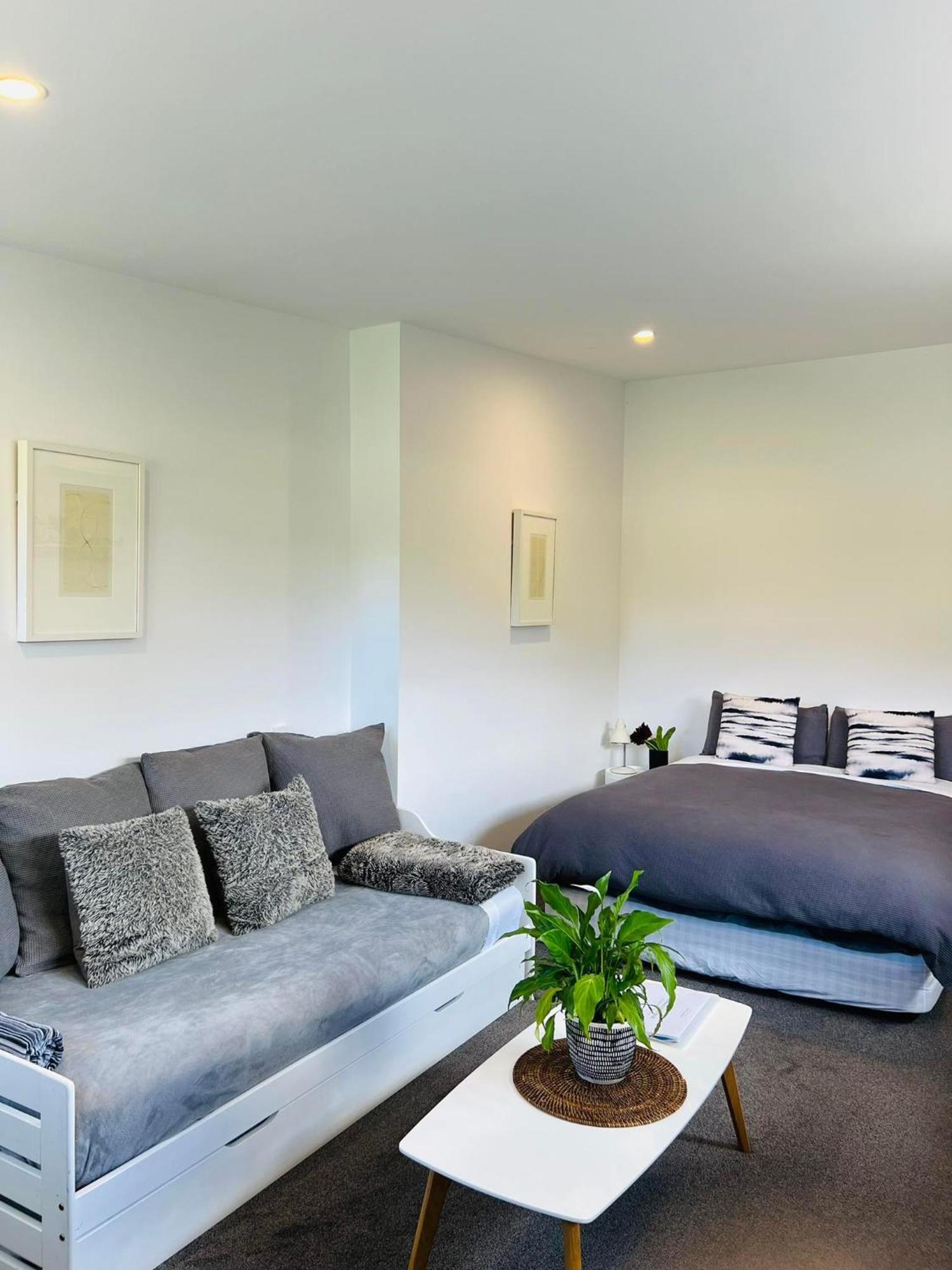 The White Room Wanaka Bagian luar foto