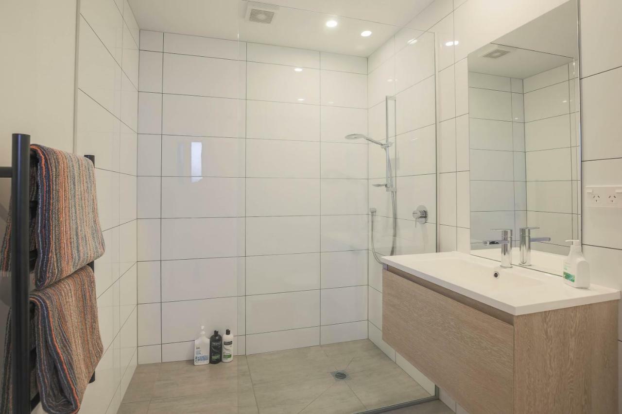 The White Room Wanaka Bagian luar foto